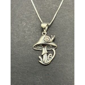 New Condition 18" Sterling Silver Mushroom Snail Pendant Necklace 925 J18